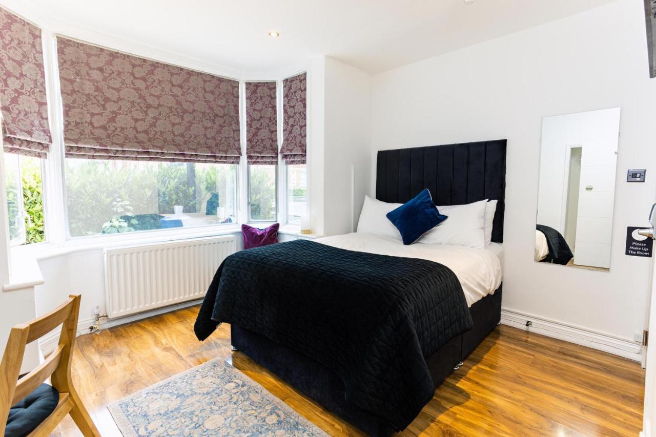Cambridge House Hotel Bagian luar foto