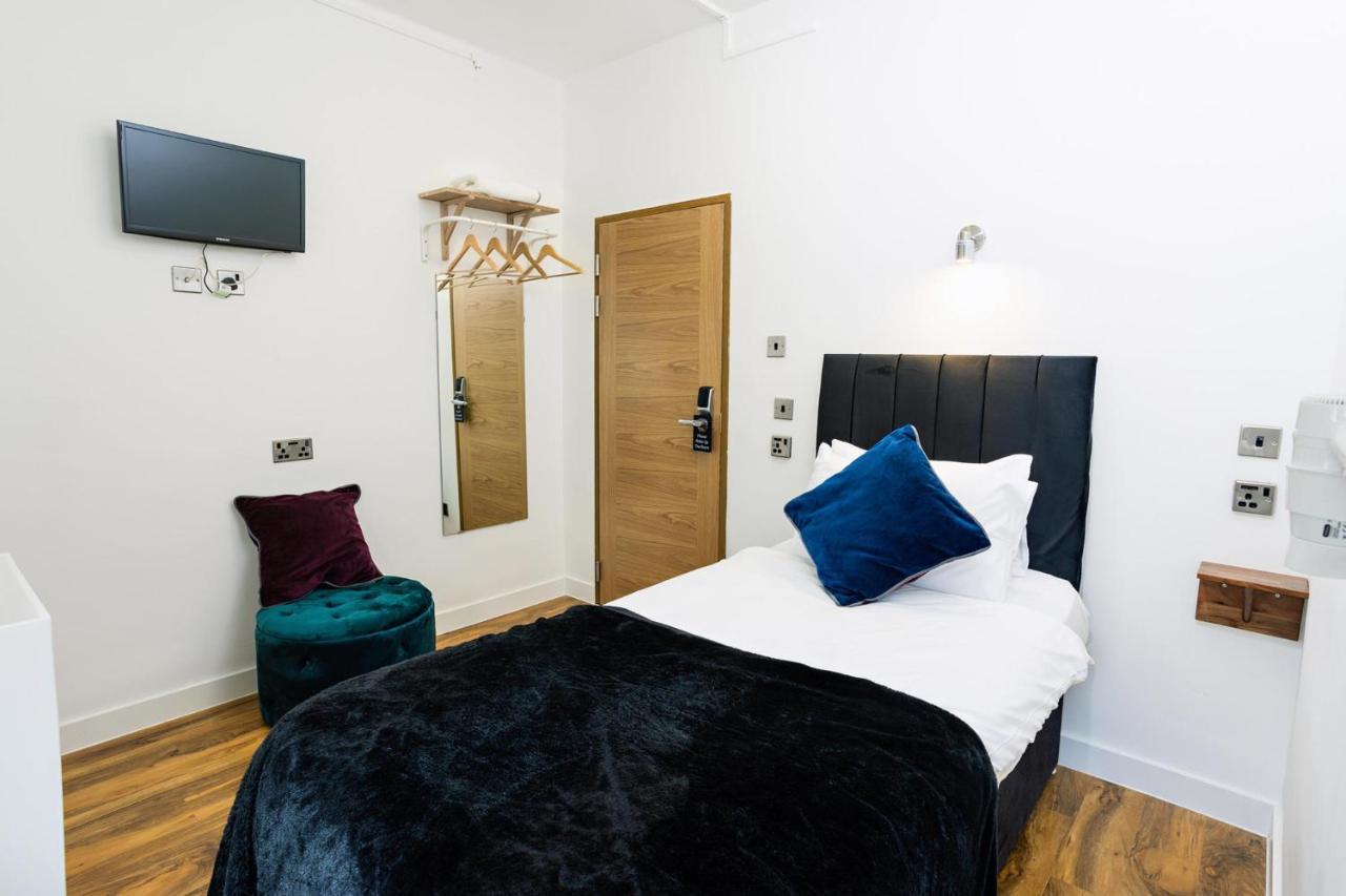 Cambridge House Hotel Bagian luar foto
