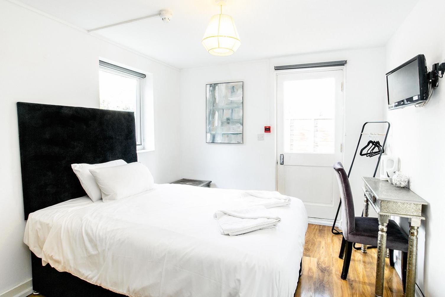 Cambridge House Hotel Bagian luar foto