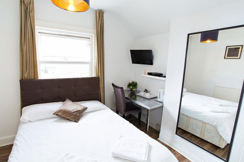 Cambridge House Hotel Bagian luar foto